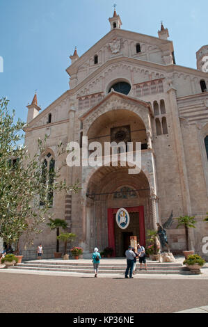 La basilique San Zeno de Vérone centre ville Banque D'Images