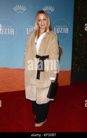 LOS ANGELES, CA - 12 DÉCEMBRE : Mena Suvari au Cirque du Soleil à Los Angeles premiere cas de 'Luzia' au Dodger Stadium le 12 décembre 2017 à Los Angeles, Californie. Crédit : David Edwards/MediaPunch Banque D'Images