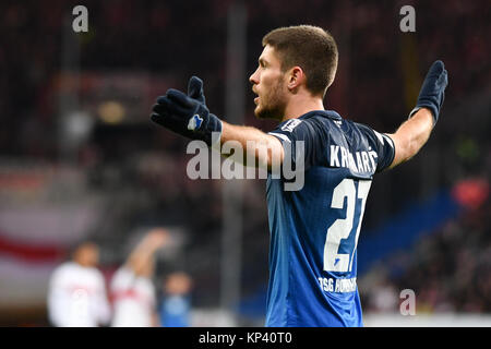 Hoffenheim's Andrej Kramaric gestes au cours de la Bundesliga match de foot entre 1899 Hoffenheim et le VfB Stuttgart dans le Rhein-Neckar-Arena de Berlin, Allemagne, 13 décembre 2017. Hoffenheim a gagné 1-0. Photo : Uwe Anspach/dpa Banque D'Images