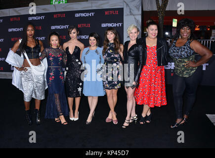 Los Angeles, USA. 13 Décembre, 2017. Glow cast 093 assiste à la première mondiale de lumineuses films Netflix sur Décembre 13, 2017 à Los Angeles, Californie. Credit : Tsuni/USA/Alamy Live News Banque D'Images