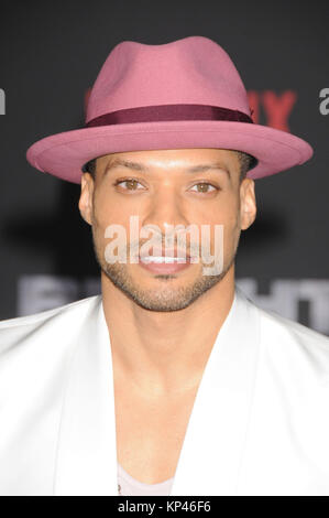 Los Angeles, Californie, USA. 13 Décembre, 2017. 13 décembre 2017 - Los Angeles, Californie USA - CLEO ANTHONY au ''Bright'' Premiere tenue au Regency Village Theatre, Westwood, CA. Crédit : Paul Fenton/ZUMA/Alamy Fil Live News Banque D'Images