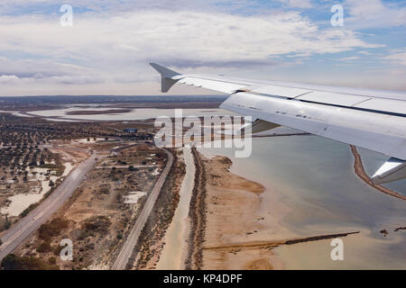 Vue aérienne sur Monastir. La Tunisie. Voir l'atterrissage de l'avion. Maison de vacances en. Banque D'Images