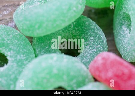 Close up shot of green bonbons épices Banque D'Images