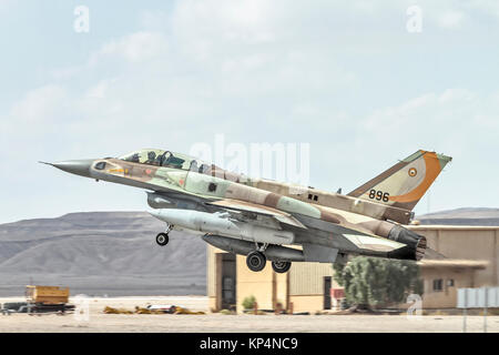 De l'air israélienne (IAF) General Dynamics F-16I au décollage. Photographié à la "plage" 2017, un exercice de formation aérienne internationale b Banque D'Images