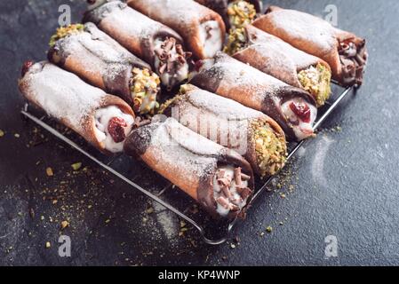 Servi cannoli Banque D'Images