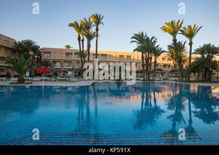 MONASTIR, TUNISIE - 06 octobre, 2017. Piscine à un luxe tropical resort, le Tunisien Banque D'Images