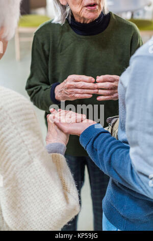 EHPAD spécialisé dans le soin des personnes âgées souffrant de la maladie d'Alzheimer, Centre de soins psychogériatriques, France. Banque D'Images