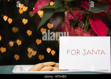 Remarque lettre panneau avec Cher Père Noël à l'écart avec les cookies sur Noël Banque D'Images