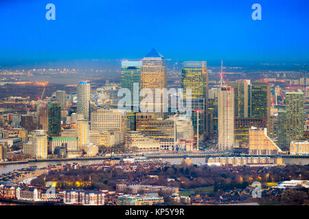 Canary Wharf et gratte-ciel de la rivière Thames, London, UK Banque D'Images