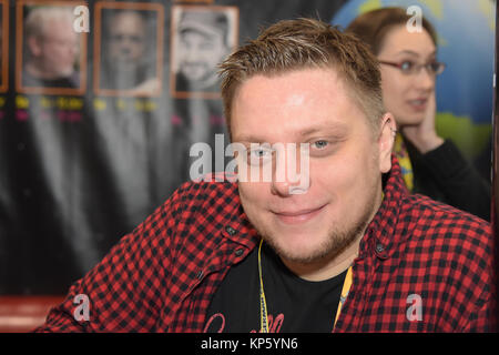 Dortmund, Allemagne - 9 décembre 2017 : caricaturiste allemand Michael Holtschulte (* 1979 - tot, aber lustig) Allemand à Comic Con Dortmund. Banque D'Images