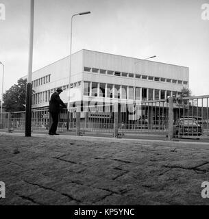 Romford Essex en Angleterre. Photographié juillet 1970 mais les numérisations effectuées en 2017 Petite ville de marché à l'Est de Londres adopte l'architecture moderne à partir de la fin des années 1960 à 1970. Banque D'Images