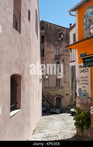 Corse : skyline et point de vue sur les ruelles de la Citadelle de Corte, perché célèbre vieux village de la Haute Corse, le plus grand village sur l'intérieur des terres Banque D'Images