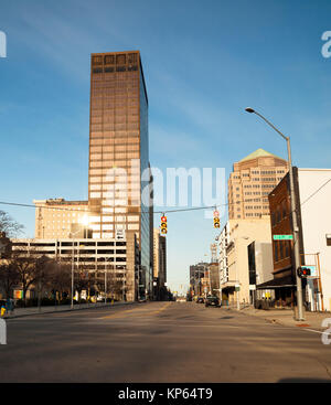 Le centre-ville de Dayton Ohio Ville dimanche matin lever du soleil Banque D'Images