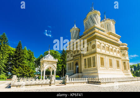 Le Monastère de Curtea de Arges, Roumanie. Curtea de Arges monastère est connu à cause de la légende du maître Manole architecte. C'est un monument en Valachie Banque D'Images