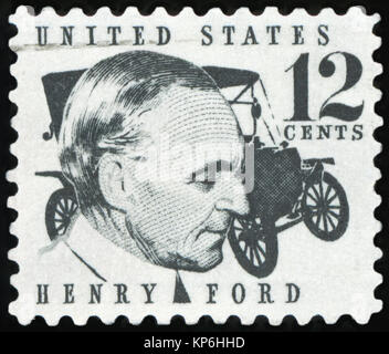 États-unis D'AMÉRIQUE - circa 1968 : timbre imprimé aux États-Unis montre Henry Ford (1863-1947) et car Ford Model T de 1909, vers 1968 Banque D'Images