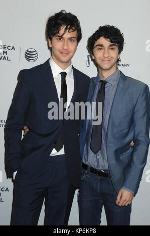 NEW YORK, NY - 19 avril : Nat Wolff, Alex Wolff assiste à la première mondiale : 'Narrative Ashby' au cours de la 2015 Tribeca Film Festival au Théâtre SVA 1 le 19 avril 2015 à New York. Personnes : Nat Wolff, Alex Wolff Banque D'Images