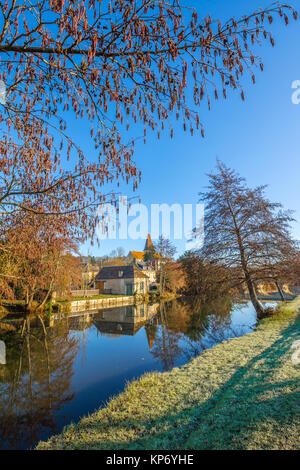 Riverside, rivière Claise, Preuilly-sur-Claise, France. Banque D'Images