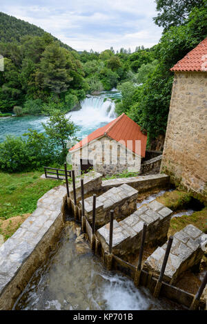 Les bâtiments de l'usine, de Skradinski Buk, Parc National de Krka, Croatie Banque D'Images