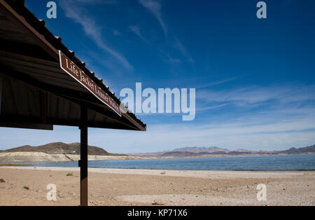 La station de prêt de gilets à Lake Mead National Recreation Area Nevada, USA. Banque D'Images