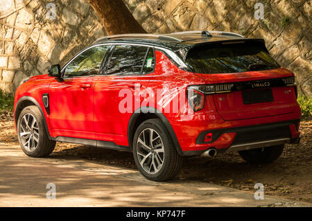 L'arrêt de l'LYNK & CO 01 SUV dans Hangzhou China sur un essai de conduite. Banque D'Images