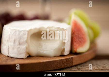 Le fromage feta avec fig Banque D'Images