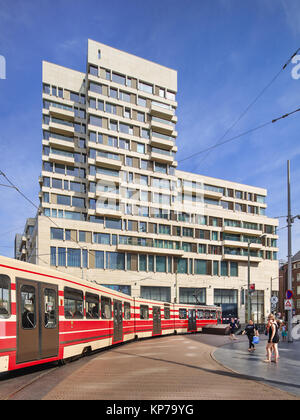 La Haye - 19 juillet, 2017. Bâtiment d'Amadeus (2014) design by Bedaux de Brouwer architectes. Il dispose d'un centre commercial où la chaîne irlandaise Primark est locat Banque D'Images