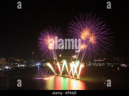 D'artifice rose à Pattaya, Thaïlande Banque D'Images