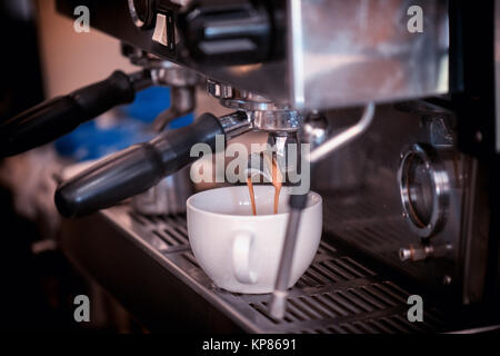 Préparer le café en café Banque D'Images