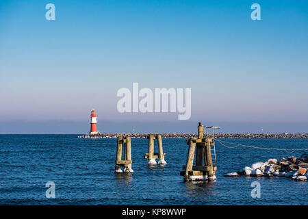 Die Mole à Warnemünde im Winter. Banque D'Images