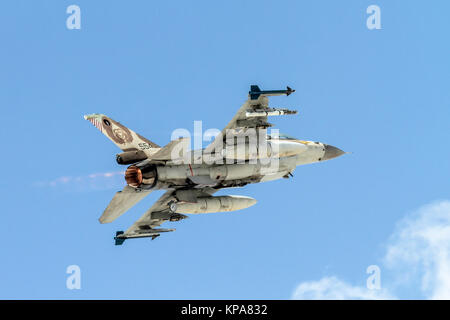 De l'air israélienne (IAF) General Dynamics F-16C en vol. Photographié à la "plage" 2017, un exercice d'entraînement aérien international organisé par Banque D'Images