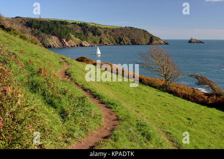 L'entrée de l'estuaire et le port de Dartmouth Dart, regard vers pervers Point à partir de la côte. Banque D'Images