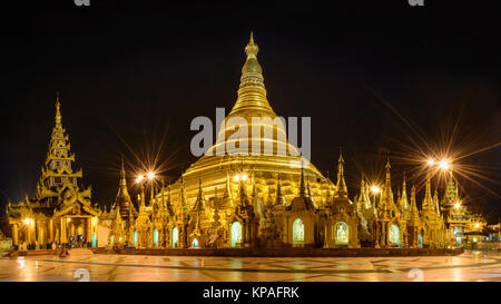 La pagode Shwe Dagon, il est situé dans le centre de Yangon, Myanmar, juin-2017 Banque D'Images