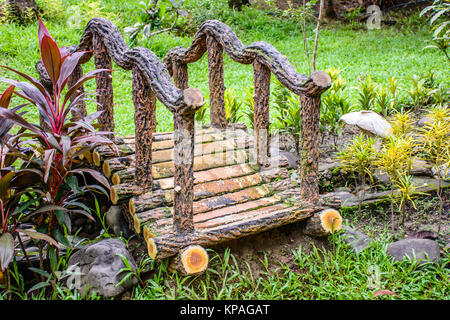 Photo de paysage petit pont dans le parc Banque D'Images