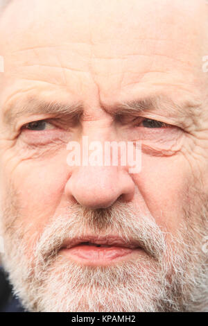 Londres, Royaume-Uni. 14 Décembre, 2017. Le chef du parti travailliste britannique, Jeremy Corbyn au tour de Grenfell service commémoratif qui a eu lieu à la cathédrale Saint-Paul en hommage aux victimes de la tragédie de l'incendie de la tour de Grenfell, après le terrible incendie qui a coûté la vie 71 le 14 juin 2017 Crédit : amer ghazzal/Alamy Live News Banque D'Images