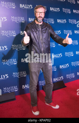 Las Vegas, USA. 13 Décembre, 2017. Tom Green, marche le tapis rouge à la maîtrise de l'Illusion soirée d'ouverture au Bally's Jubilee Theatre à Las Vegas, NV. Crédit : l'accès Photo/Alamy Live News Banque D'Images