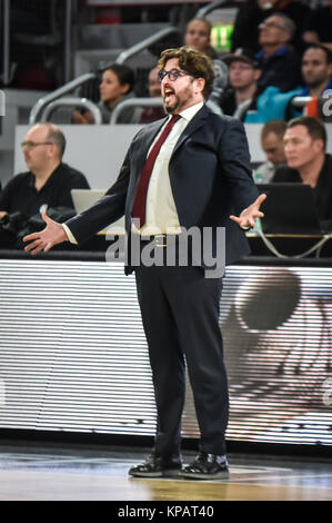 Bamberg, Allemagne. 14 Décembre, 2017. Deutschland, Bamberg, Brose Arena, 14.12.2017, Basketball - Euroleague - Brose Bamberg vs Olympiakos Le Pirée - Bild : c. lk. Andrea Trinchieri (Brose Bamberg, entraîneur-chef) Credit : Ryan Evans/Alamy Live News Banque D'Images