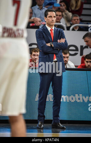 Bamberg, Allemagne. 14 Décembre, 2017. Deutschland, Bamberg, Brose Arena, 14.12.2017, Basketball - Euroleague - Brose Bamberg vs Olympiakos Le Pirée - Bild : c. lk. Ioannis Sfairopoulos (l'Olympiacos Le Pirée, entraîneur-chef) Credit : Ryan Evans/Alamy Live News Banque D'Images