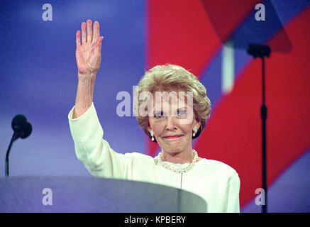 L'ancienne Première dame Nancy Reagan parle lors de la Convention nationale républicaine de 1996 au San Diego Convention Center de San Diego, Californie le 12 août 1996. Credit : Ron Sachs / CNP /MediaPunch Banque D'Images