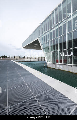 Marseille, France - le 6 mars 2017 : l'architecture moderniste de la Villa Florida Conference Center conçu par Stefano Boeri (2013) à la tombée de Marseil Banque D'Images