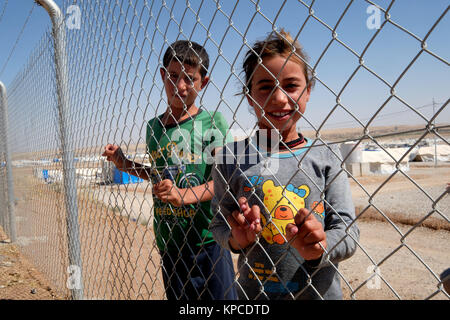 Hasansham camp de réfugiés pour les personnes déplacées (IDP) de Mossoul près d'Erbil, dans le nord de l'Irak, région autonome du Kurdistan, Iraq Banque D'Images