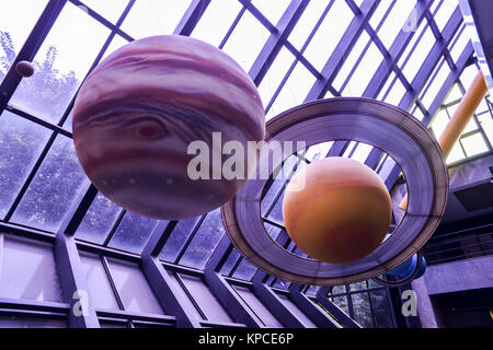 Rio de Janeiro, Brésil - Décembre 13th, 2017 : l'intérieur du Planetarium à Rio de Janeiro, Brésil, où les visiteurs peuvent observer le ciel nocturne à travers télescope Banque D'Images