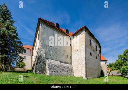 Château du xve siècle, siège du musée régional, Ville de Metlika, Bela Krajina (Blanc Carniola) région, la Slovénie, l'Europe. Banque D'Images