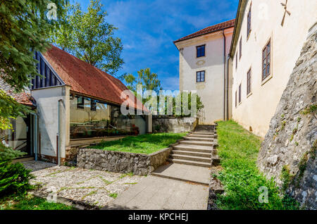 Château du xve siècle, siège du musée régional, Ville de Metlika, Bela Krajina (Blanc Carniola) région, la Slovénie, l'Europe. Banque D'Images