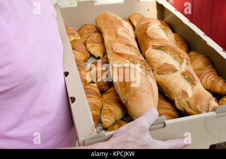 Fort de pain et croissants de la boulangerie française Banque D'Images