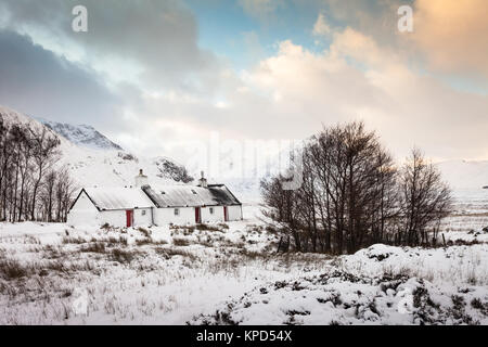 Black Rock Cottage, Glencoe, Highlands Scotland en hiver Banque D'Images