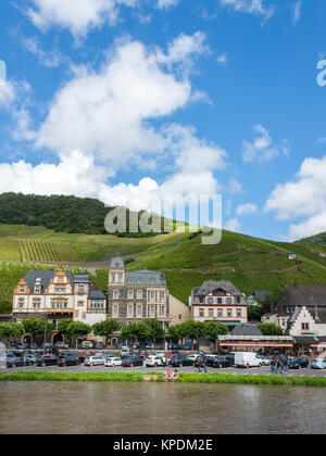 An der mosel - ortsansicht bernkastel-kues Banque D'Images