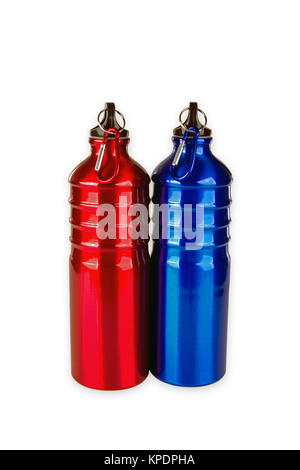 Les bouteilles de boisson en aluminium isolé sur fond blanc Banque D'Images