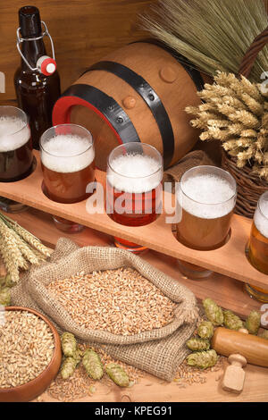 Porte-verres à bière avec de la bière Banque D'Images