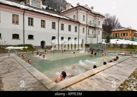 Piscine avec eau thermale, Pré-Saint-Didier, vallée d'aoste, Italie Banque D'Images