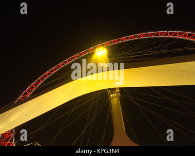 L'immeuble commercial et l'Ferris de Tianjin Eye.Travel à Shanghai, Chine, octobre 19th, 2017 Banque D'Images